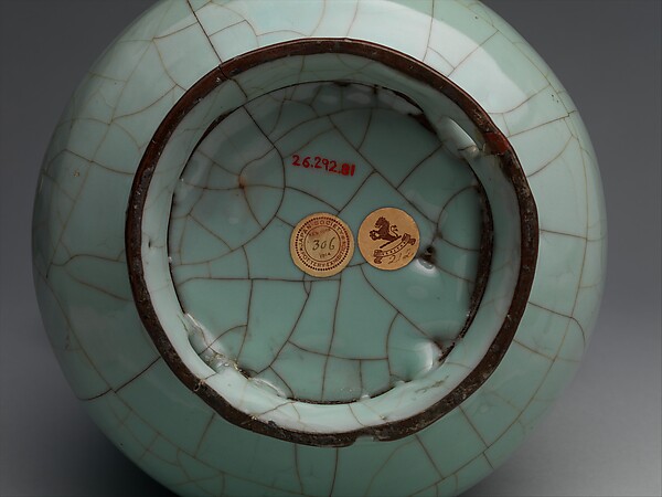 官窯底部金絲鐵線
